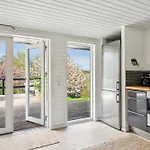 Well-kept Family Close To A Child-friendly Sandy Ferienhaus