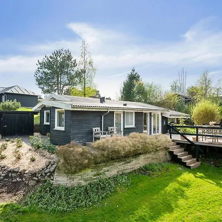 Well-kept Family Close To A Child-friendly Sandy Ferienhaus *