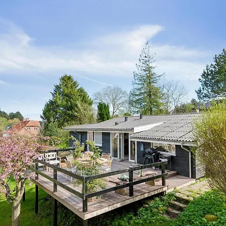Well-kept Family Close To A Child-friendly Sandy Ferienhaus Ebeltoft