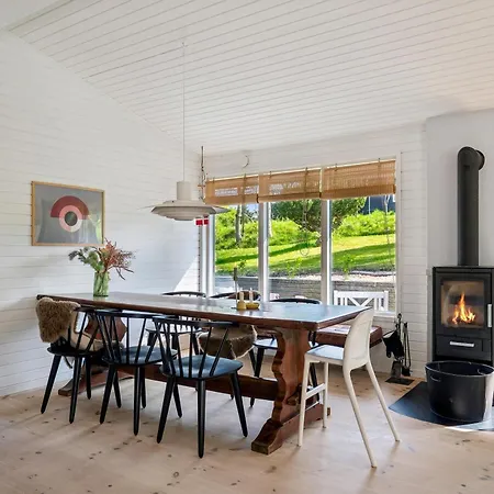 Well-kept Family Close To A Child-friendly Sandy Ferienhaus Ebeltoft