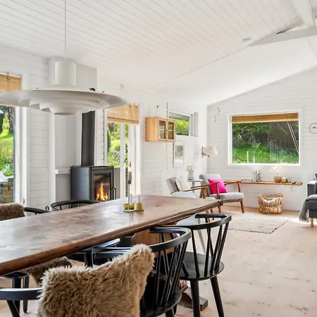Well-kept Family Close To A Child-friendly Sandy Ferienhaus Ebeltoft